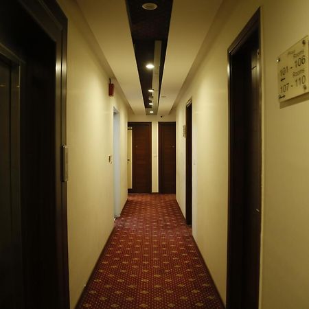 Grand Ffour Hotel New Delhi Luaran gambar