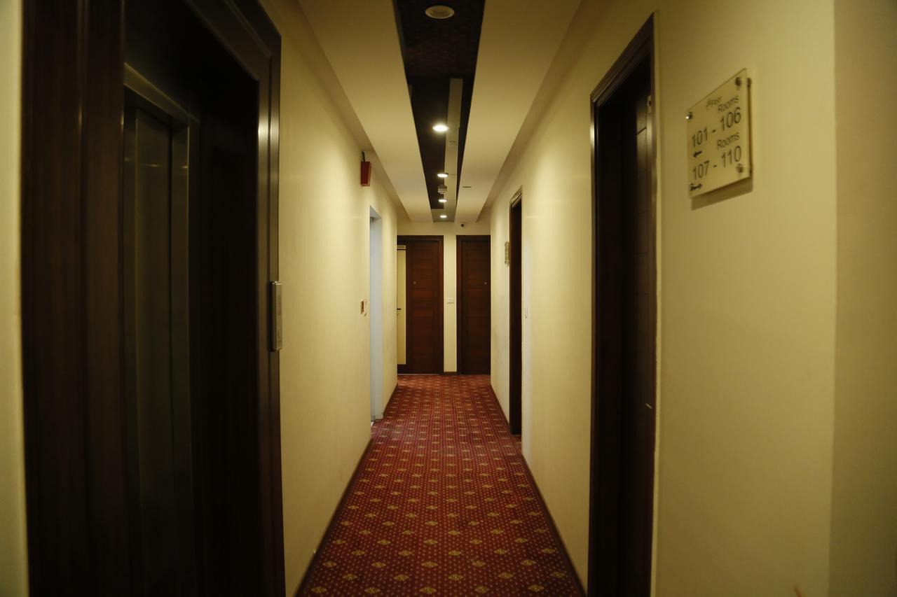 Grand Ffour Hotel New Delhi Luaran gambar