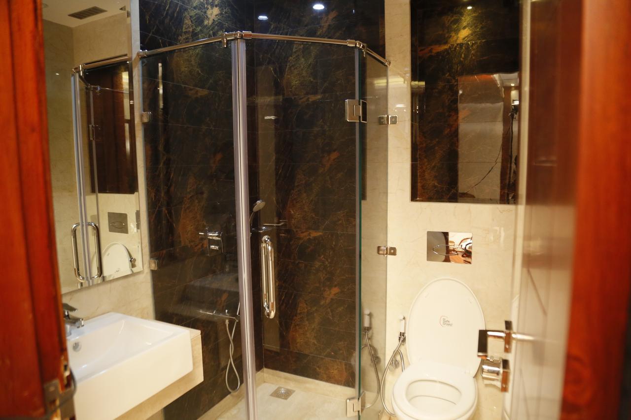 Grand Ffour Hotel New Delhi Luaran gambar