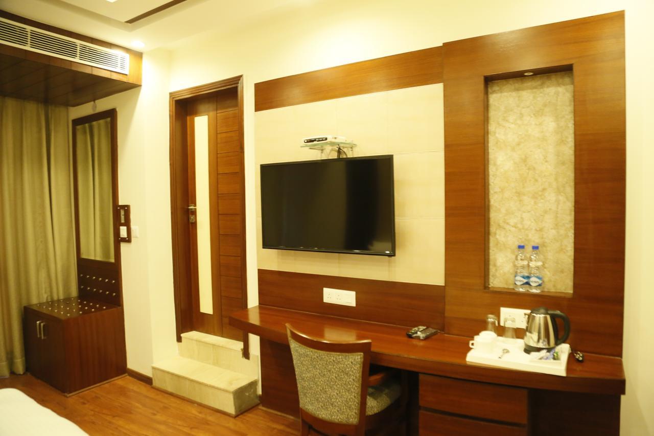 Grand Ffour Hotel New Delhi Luaran gambar
