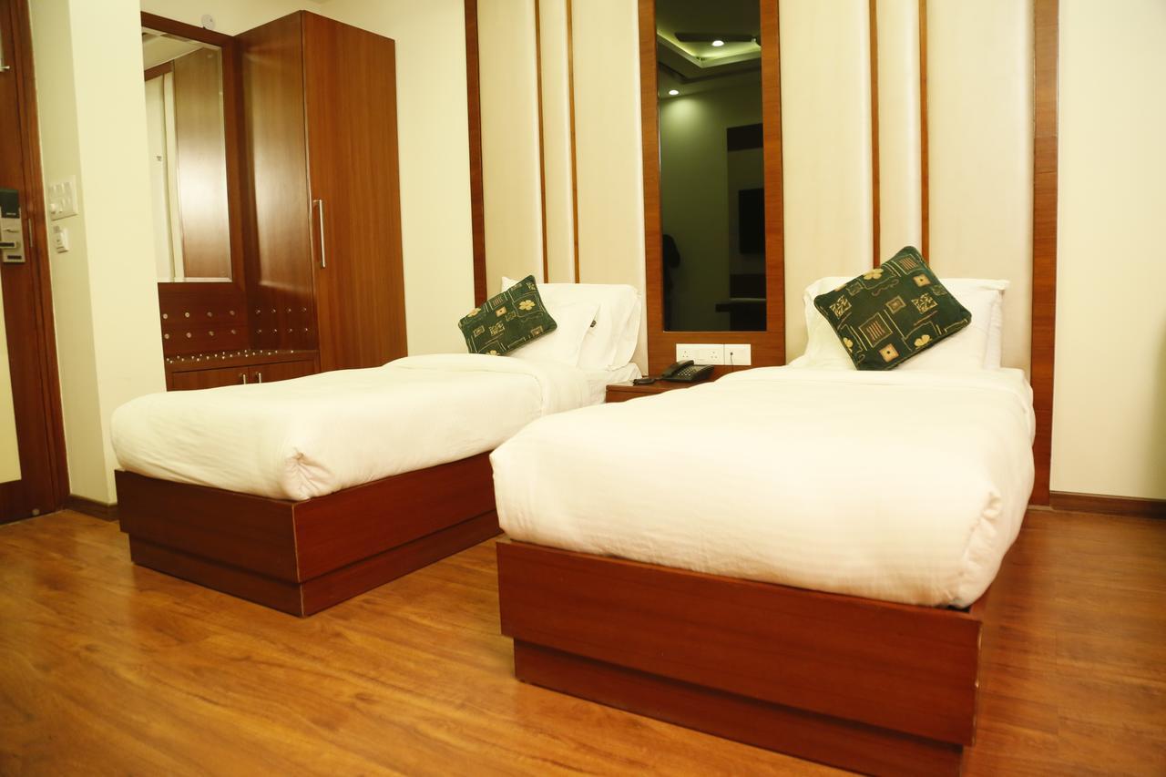 Grand Ffour Hotel New Delhi Luaran gambar