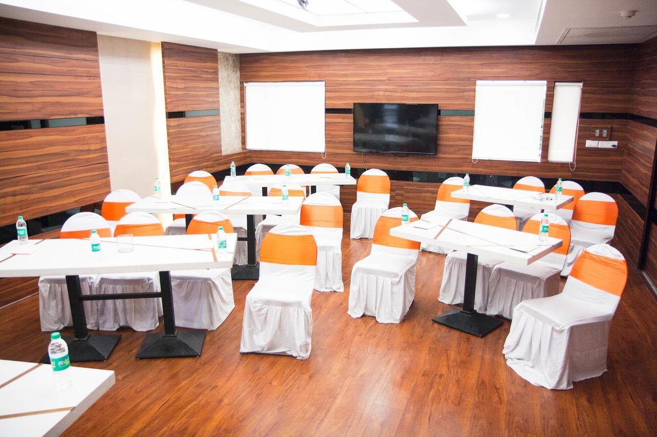 Grand Ffour Hotel New Delhi Luaran gambar