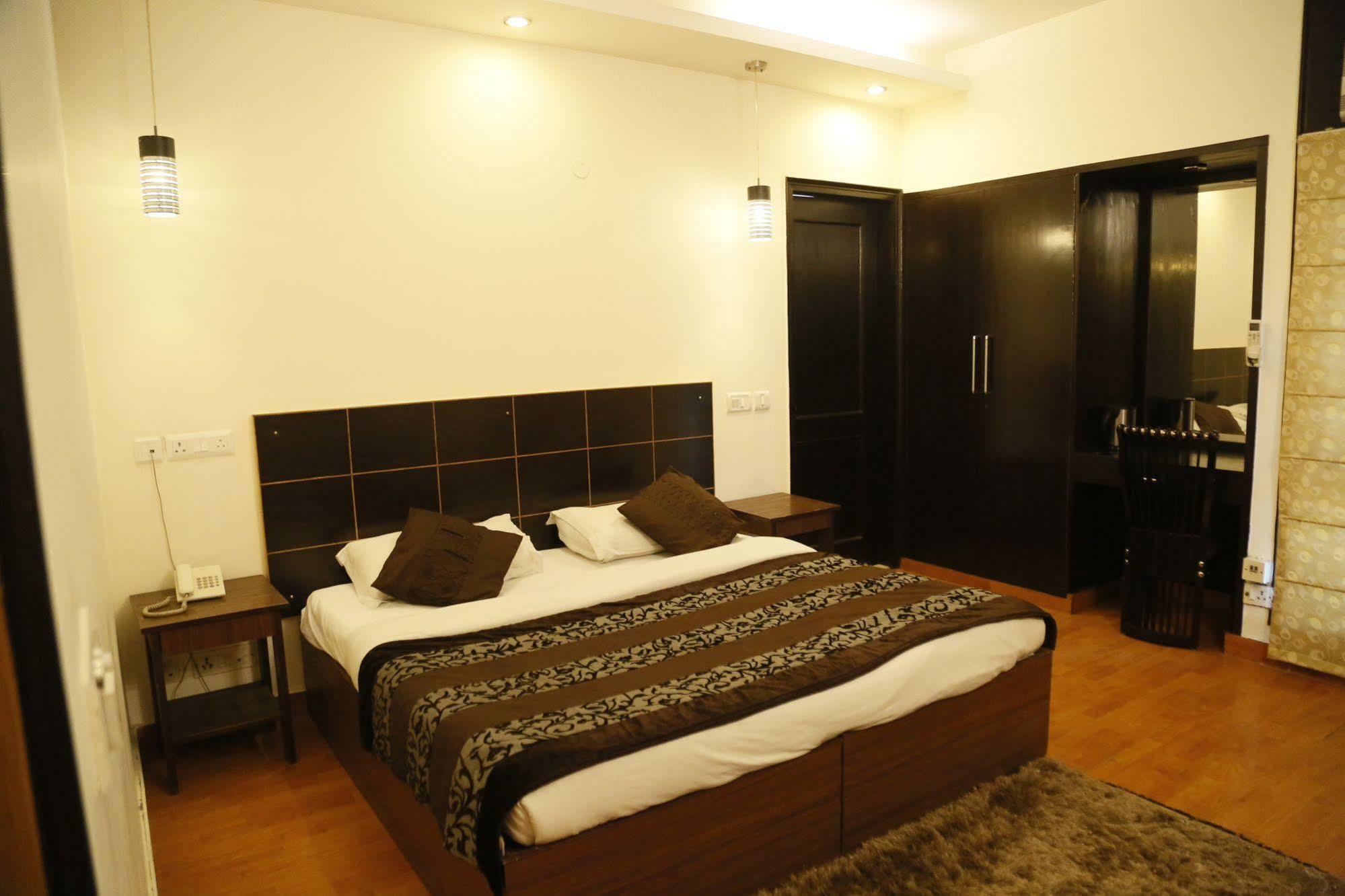Grand Ffour Hotel New Delhi Luaran gambar