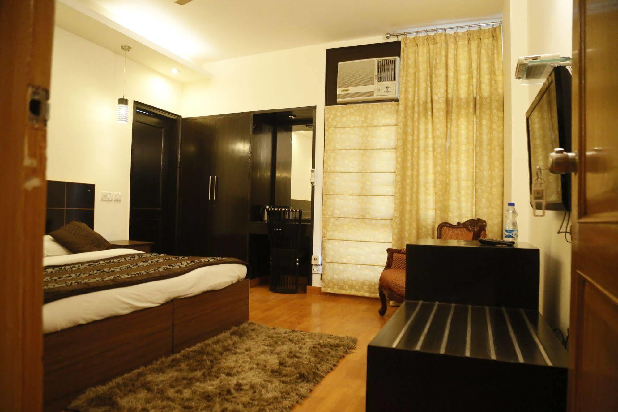 Grand Ffour Hotel New Delhi Luaran gambar