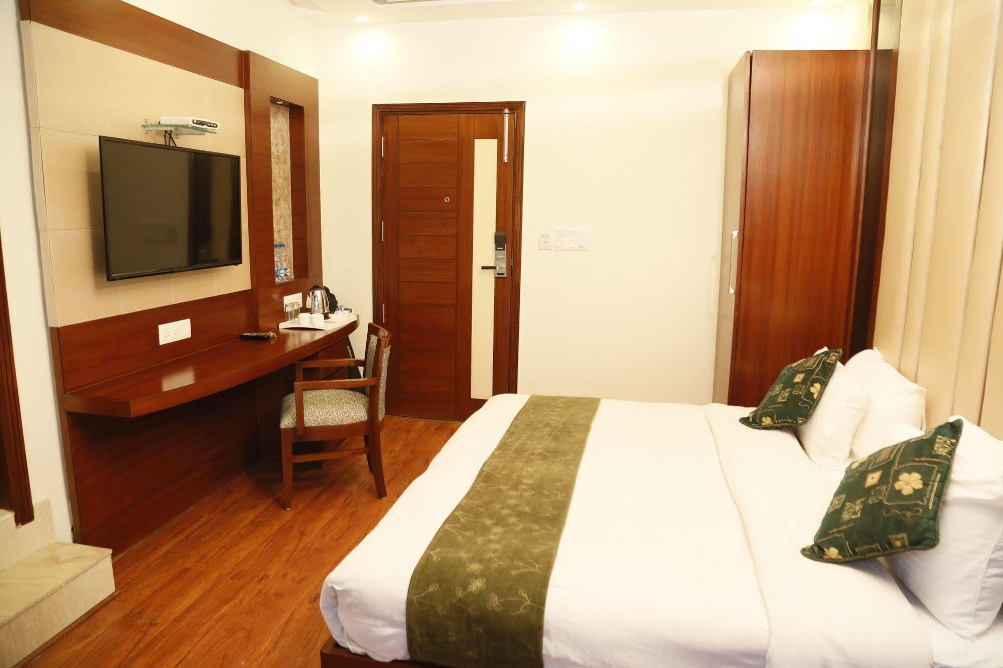 Grand Ffour Hotel New Delhi Luaran gambar
