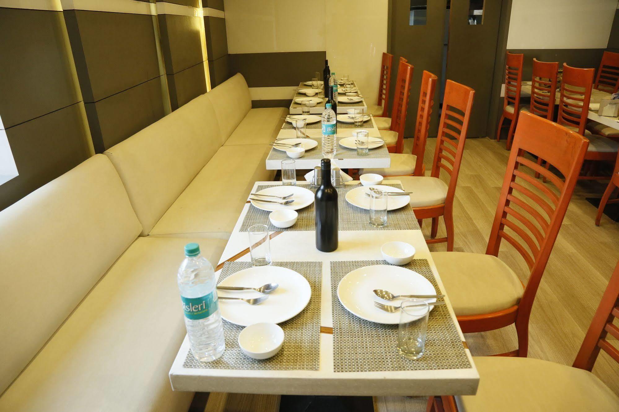 Grand Ffour Hotel New Delhi Luaran gambar