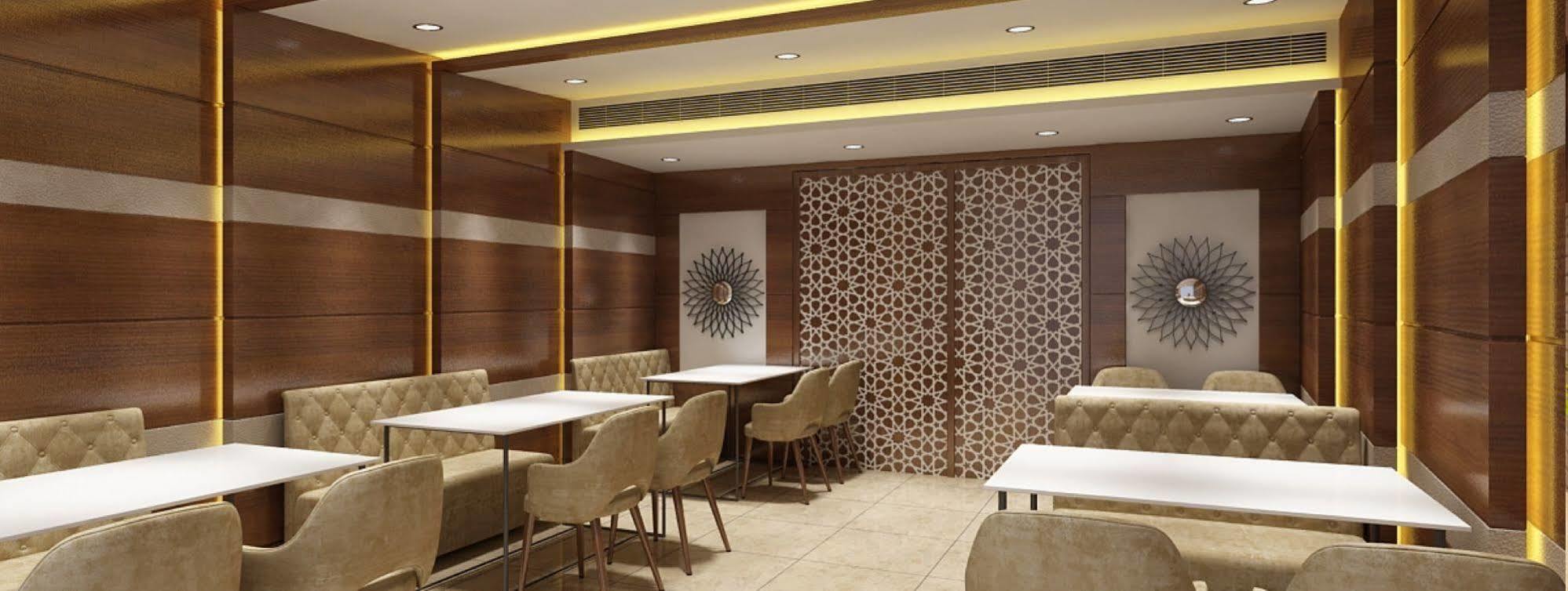 Grand Ffour Hotel New Delhi Luaran gambar
